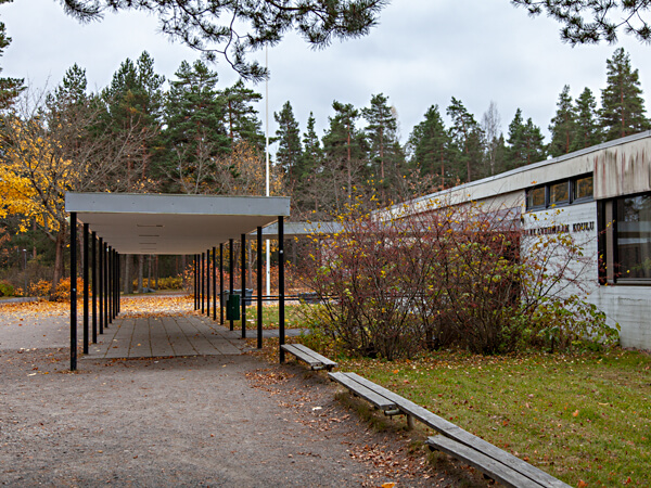 H&auml;rk&auml;vehmaan koulu